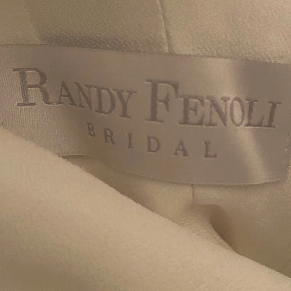 Princess wedding ball gown - Picture 6 of 9